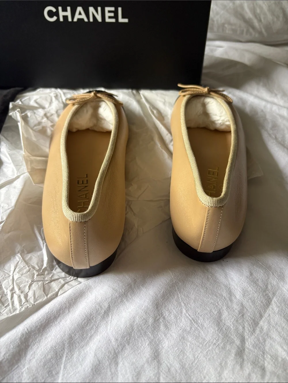 CHANEL Beige and Black Cap-Toe Leather Ballet Flats - Picture 4 of 5